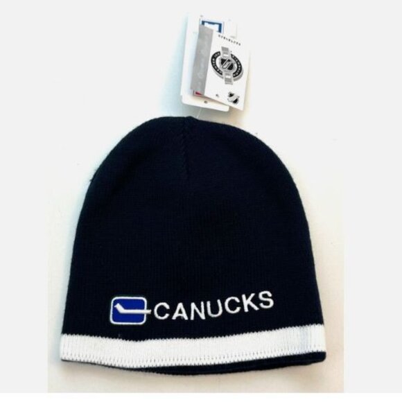 CCM Hockey Vancouver Canucks Reversible Hat Beanie NHL Unisex Navy White New - Picture 1 of 8